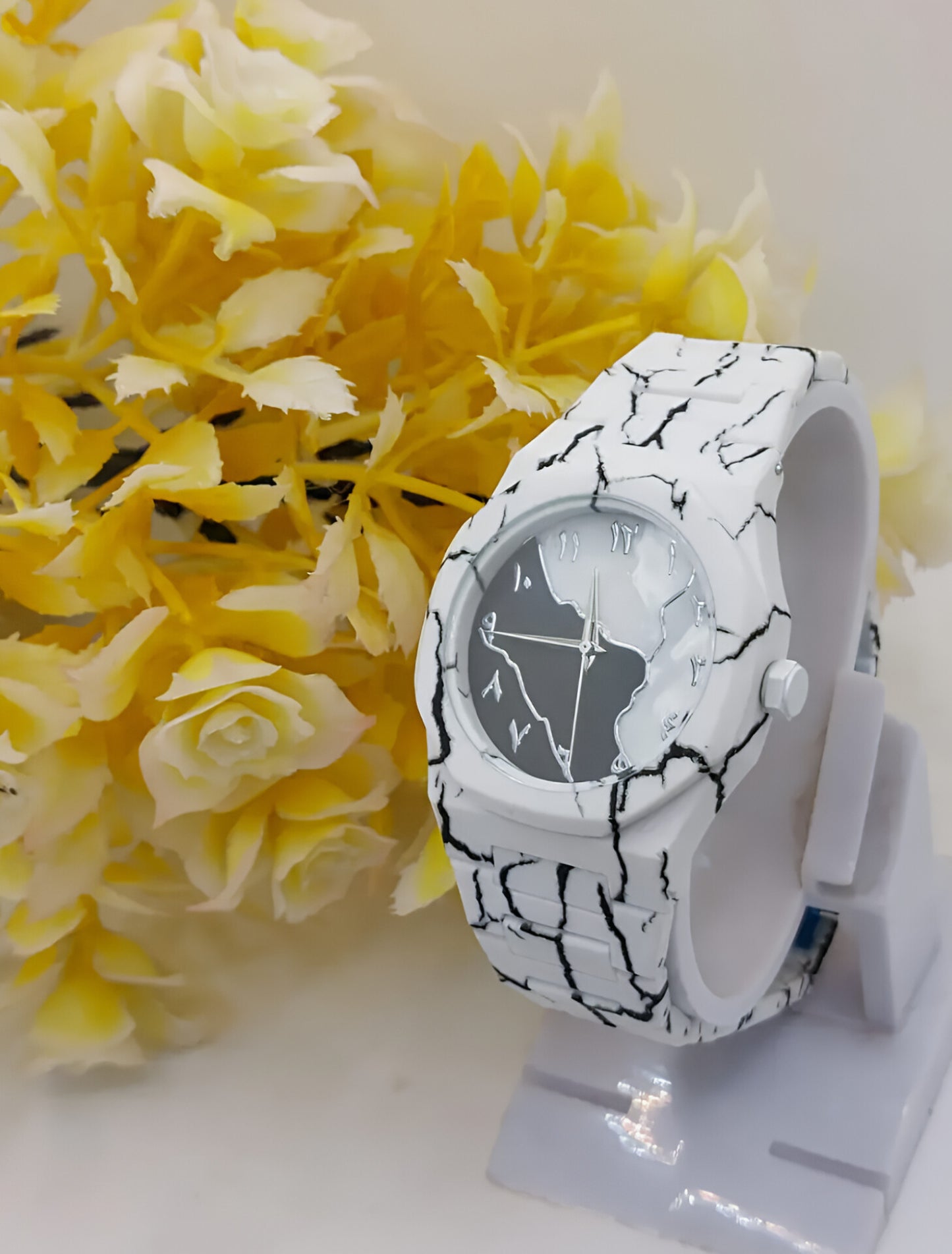 Latest Aura Watch - White & Black Marble design